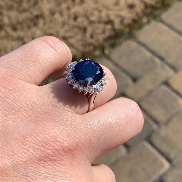 SHOW STOPPER! Sapphire and Diamond 14k White Gold - Picture 5 of 5